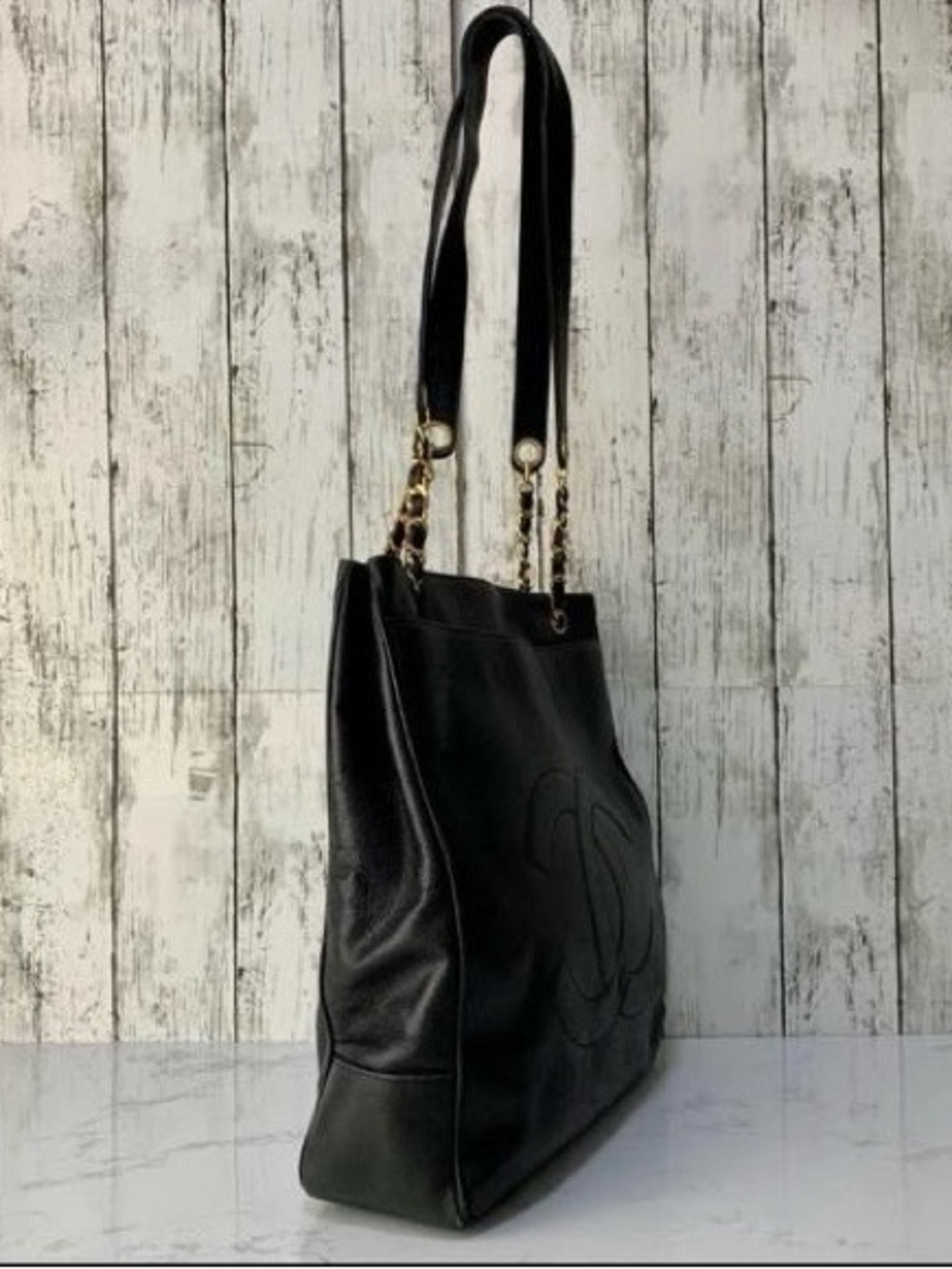 CHANEL Black Leather CC-Embossed Shoulder Bag with Gold Chain Straps - Picture 4 of 16